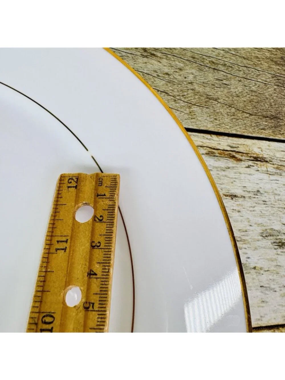 Noritake HERITAGE Contemporary Gold Verge White Porcelain Dinner Plates Set 2